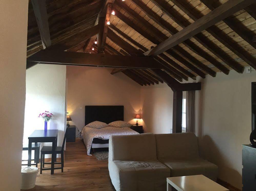 Domaine Du Moulin De Champie - Versailles - Gites & Suites Feucherolles Экстерьер фото
