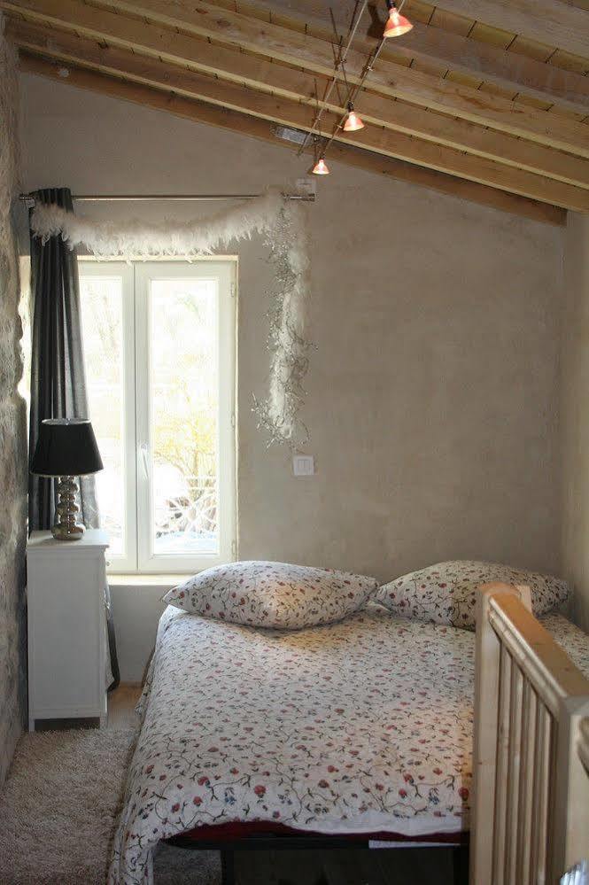 Domaine Du Moulin De Champie - Versailles - Gites & Suites Feucherolles Экстерьер фото